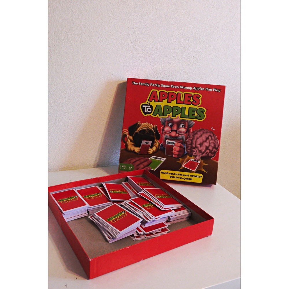 Apples to Apples Complete Party Card Game Set 4-8 Players 2014 Mensa Select